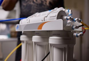 SS Tank vs Plastic Tank: Which Is Better for Your Home?